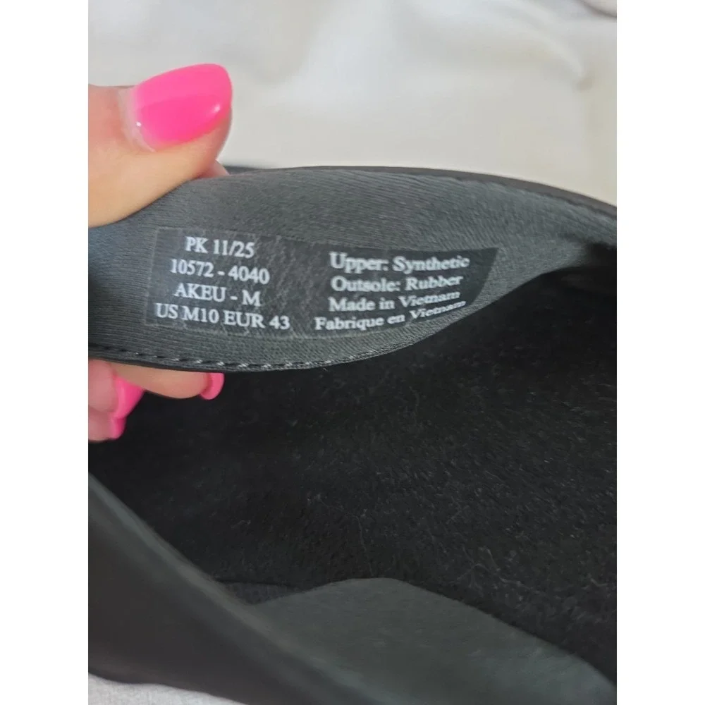 OluKai Akeu Mens Sandals Size 10 Black Beach Flip Flops